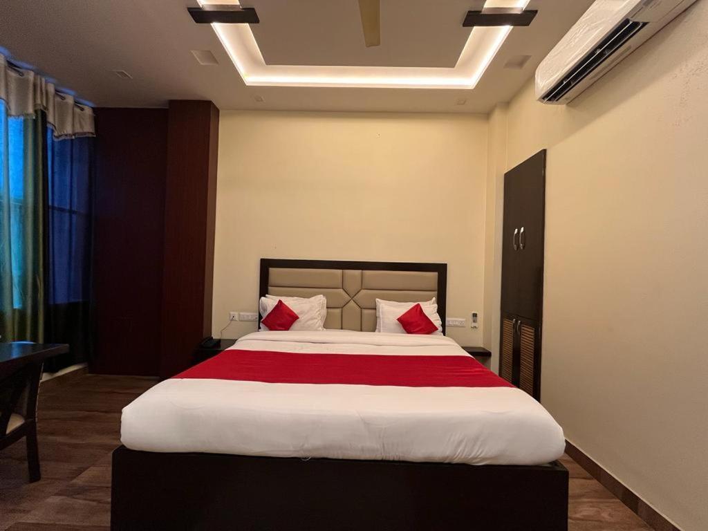 Hotel Mayur Palace Agra  Exterior photo